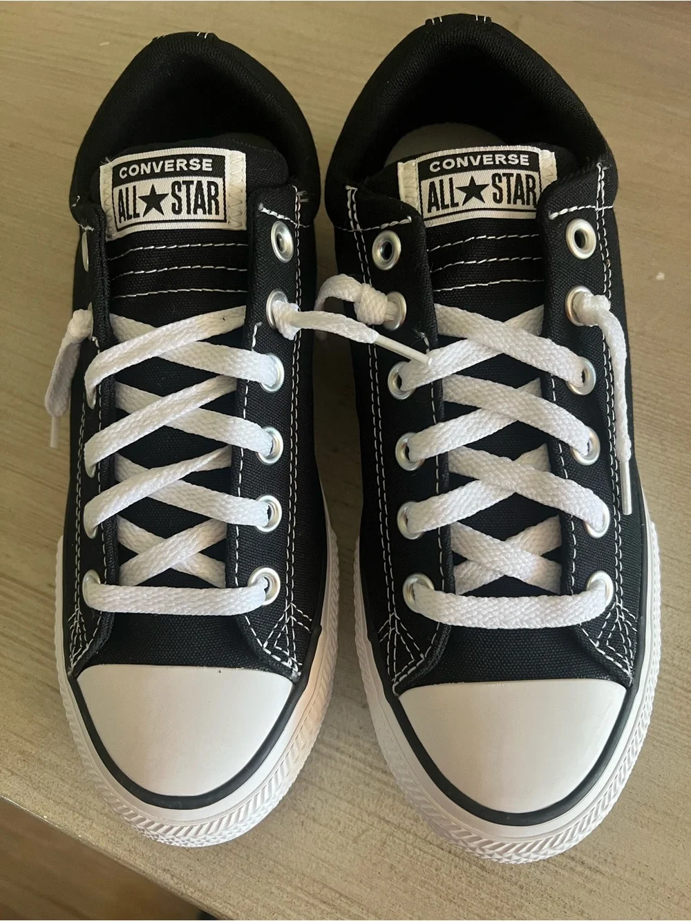 Converse Kids All Star Low Top Sneakers • NEW WITHOUT TAGS